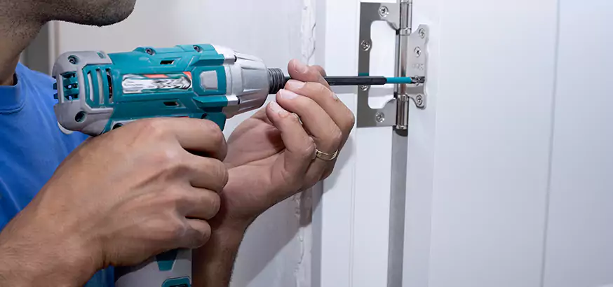 Best Door Hinge Repair in Alafaya, FL